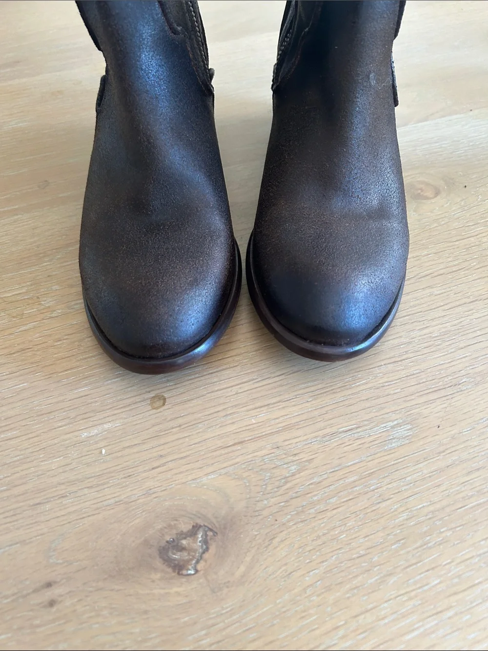 Frye Ladies Carson Piping Chocolate Tall Western Boots FR41360-CHOC, 7.5, NWOT